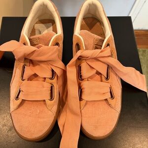 Puma Tennis Shoes Size 8